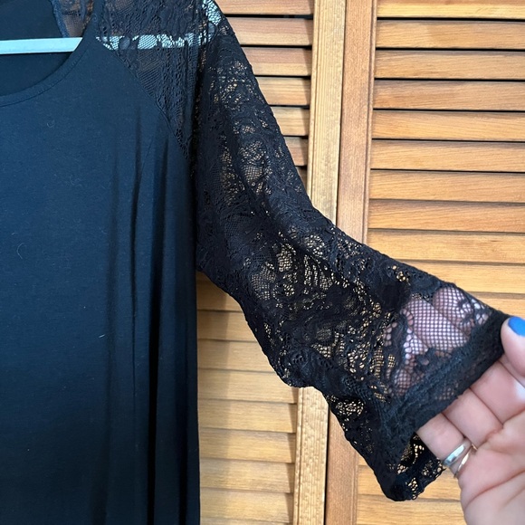 Soft Jersey Popover Trapeze Dress with Sheer Lace Shoulders and Sleeves size 1 - Picture 3 of 6